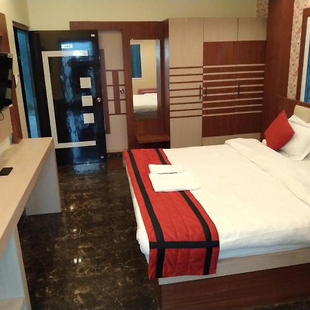 Hotel Delight Deluxe Pipra Dewas Luaran gambar