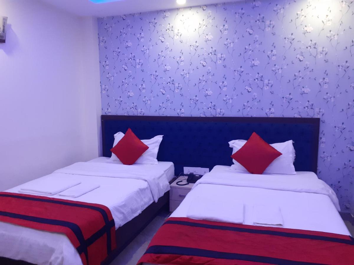 Hotel Delight Deluxe Pipra Dewas Luaran gambar