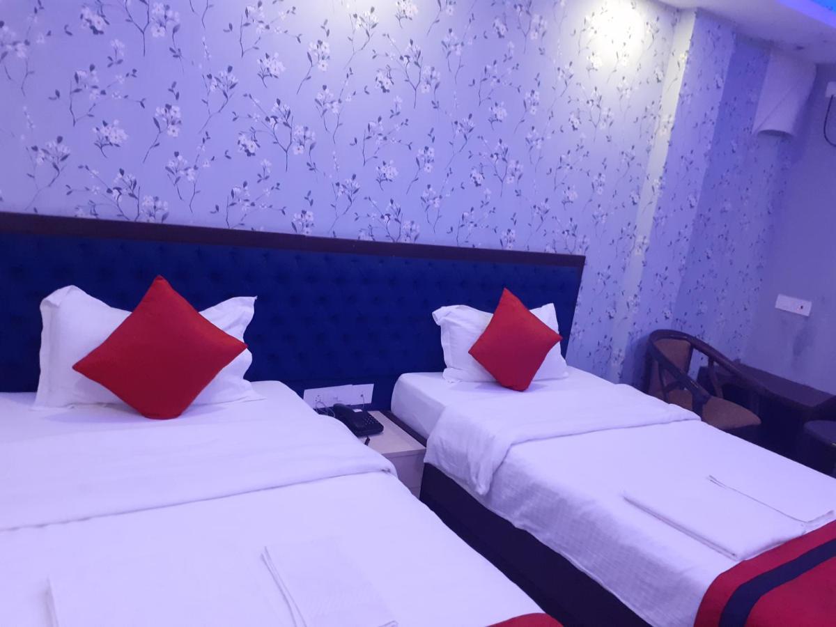 Hotel Delight Deluxe Pipra Dewas Luaran gambar