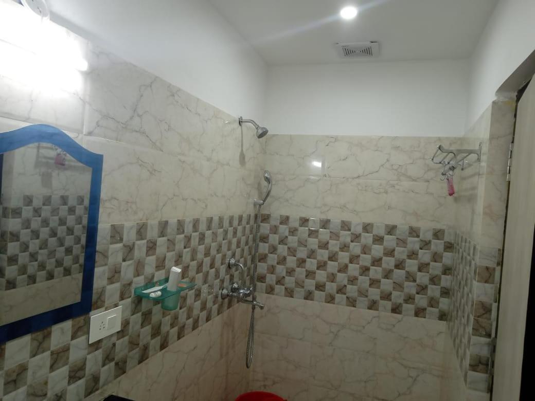 Hotel Delight Deluxe Pipra Dewas Luaran gambar