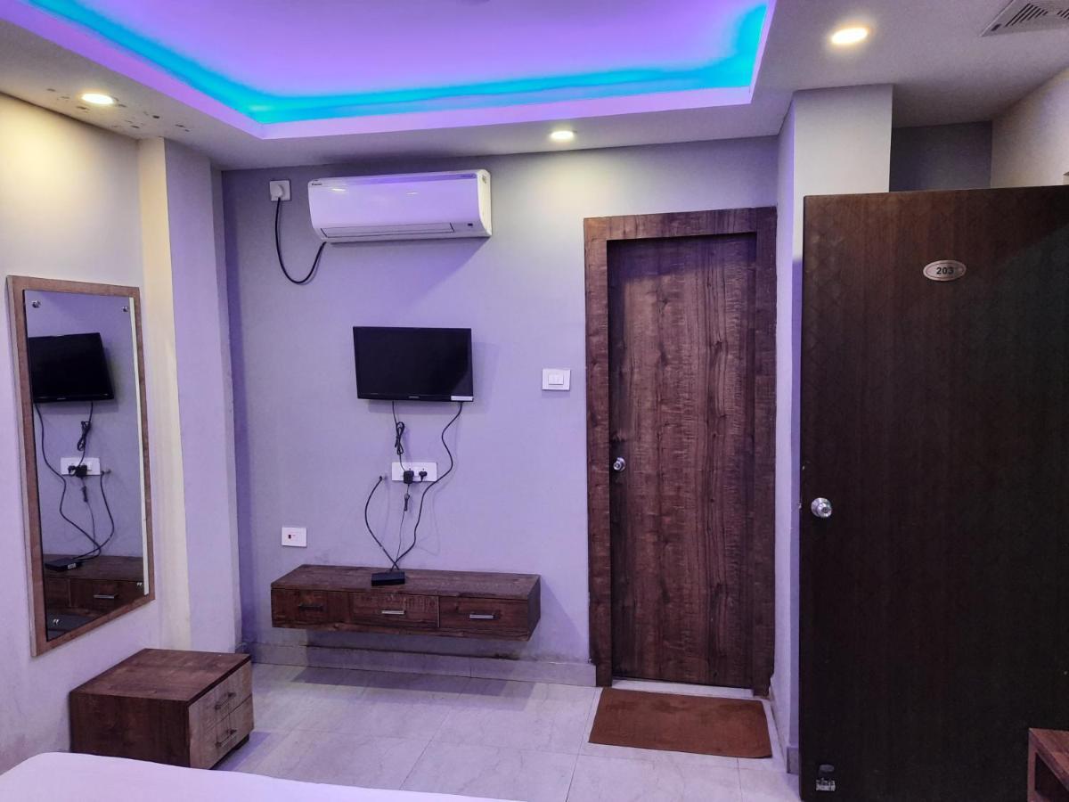 Hotel Delight Deluxe Pipra Dewas Luaran gambar