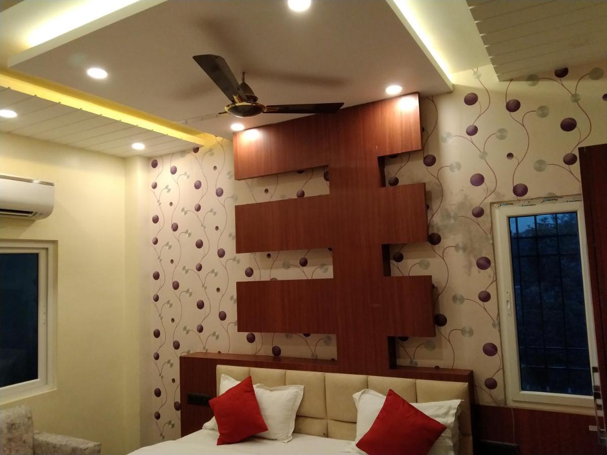 Hotel Delight Deluxe Pipra Dewas Luaran gambar