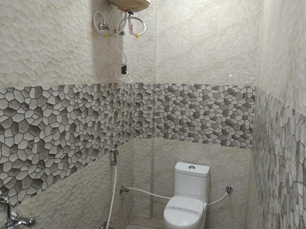 Hotel Delight Deluxe Pipra Dewas Luaran gambar