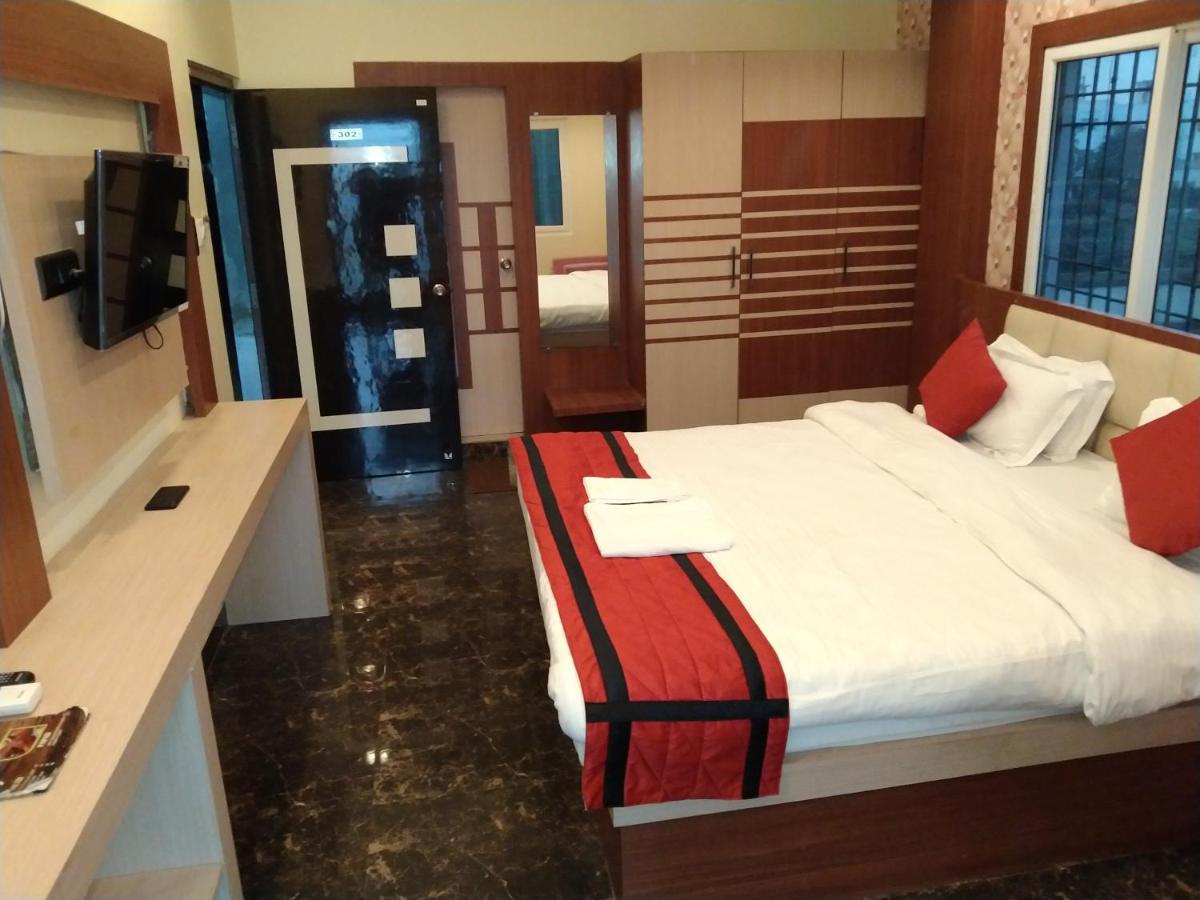 Hotel Delight Deluxe Pipra Dewas Luaran gambar