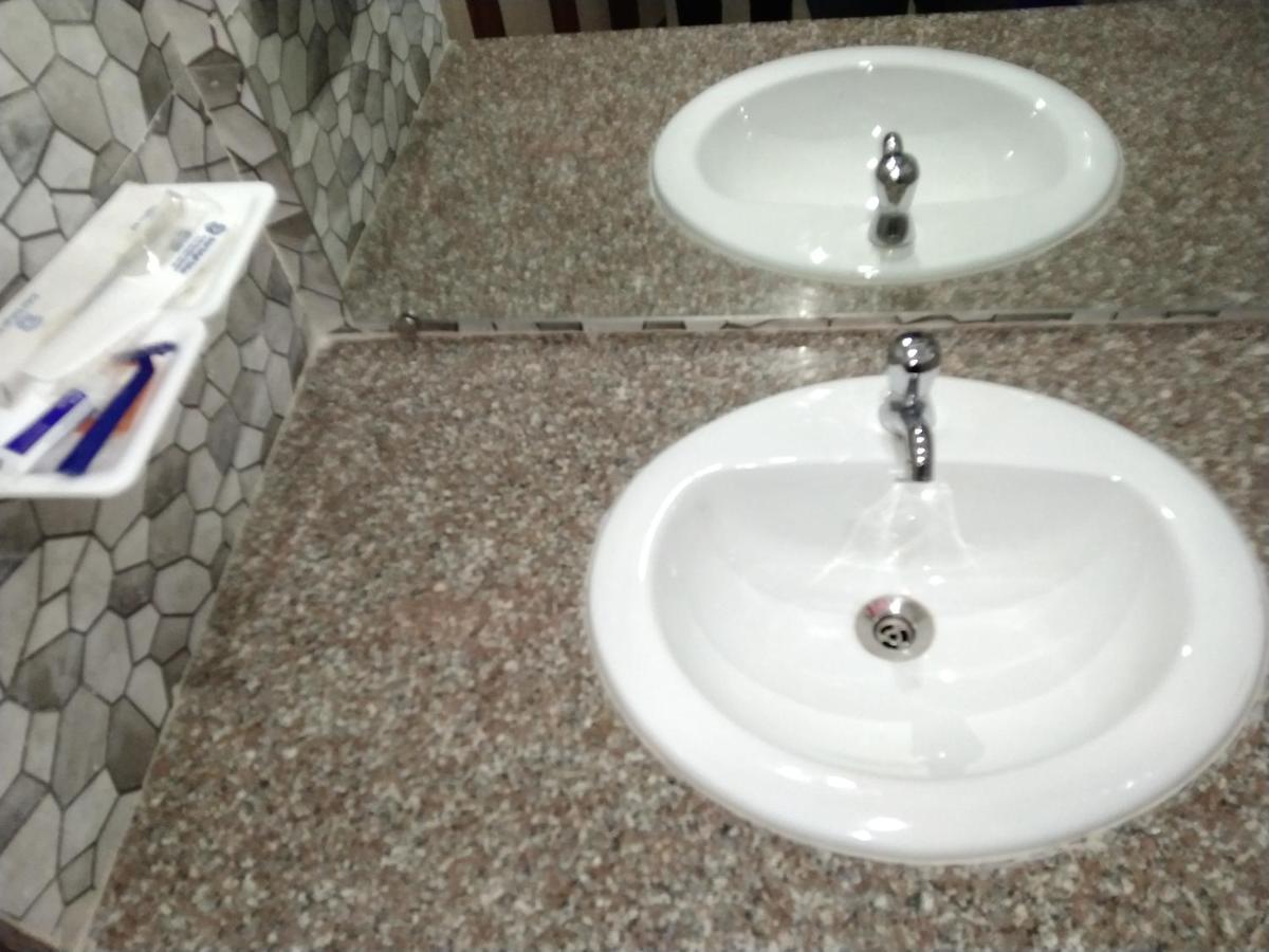 Hotel Delight Deluxe Pipra Dewas Luaran gambar